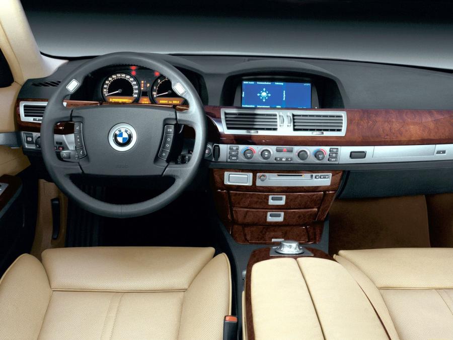 BMW 745i 2001 года  (фото 14 из 14)